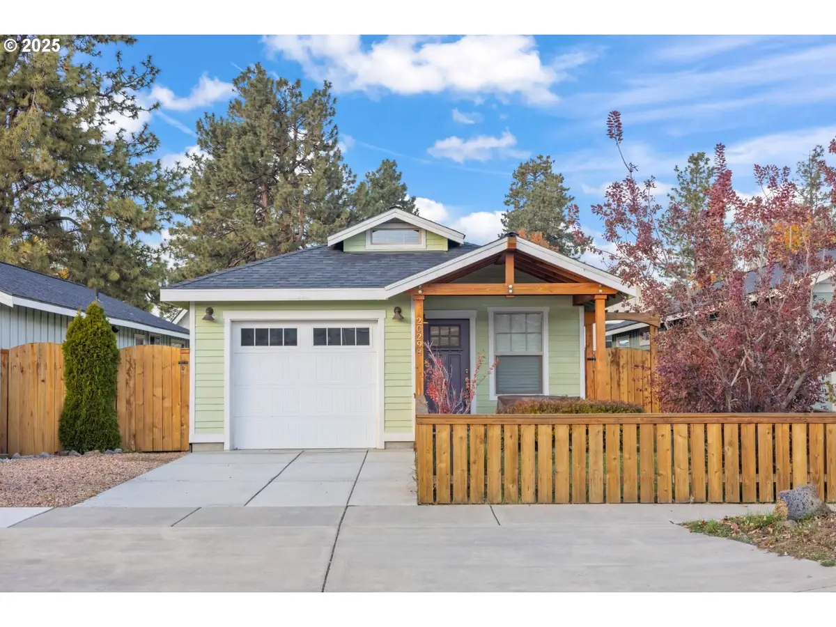 20298 Poe Sholes Dr, Bend, OR 97703 - Image #1