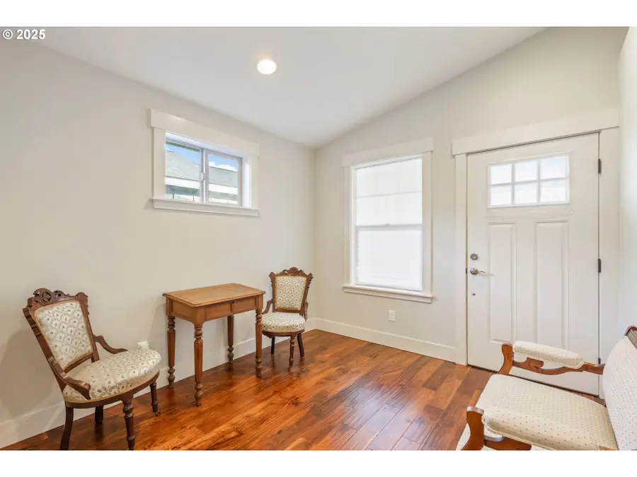 20298 Poe Sholes Dr, Bend, OR 97703 - Image #3