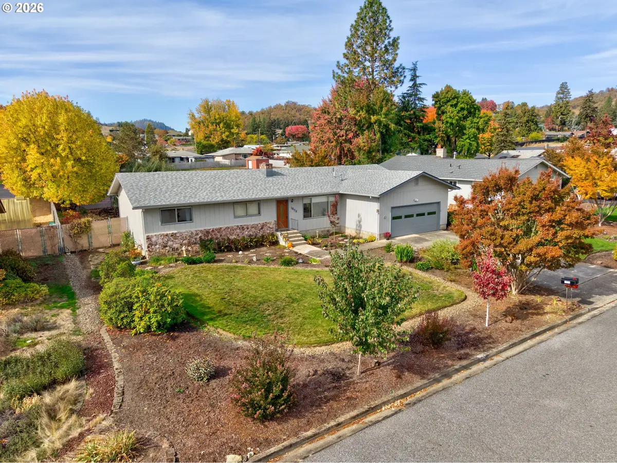 1676 NW Apache Dr, Roseburg, OR 97471 - #1