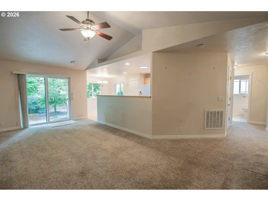 196 Buttercup Loop, Cottage Grove, OR 97424 - #2