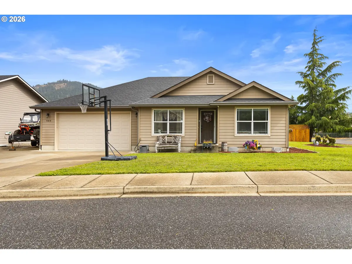 989 SE Fairway Dr, Myrtle Creek, OR 97457 - #1