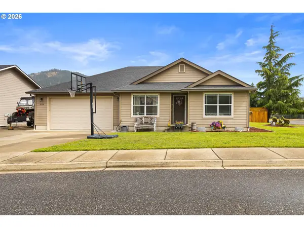 989 SE Fairway Dr, MyrtleCreek, OR 97457