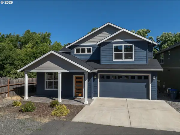 1332 Wasco St, HoodRiver, OR 97031