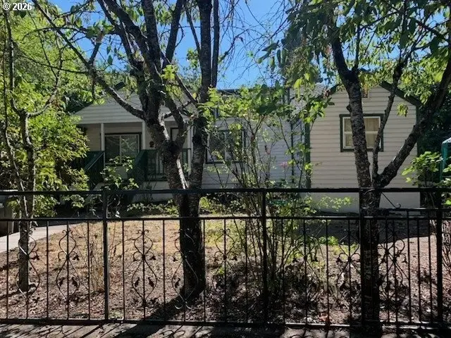 239 D St, Springfield, OR 97477 - #1