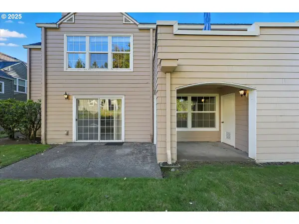 8515 SW Curry Dr #D, Wilsonville, OR 97070