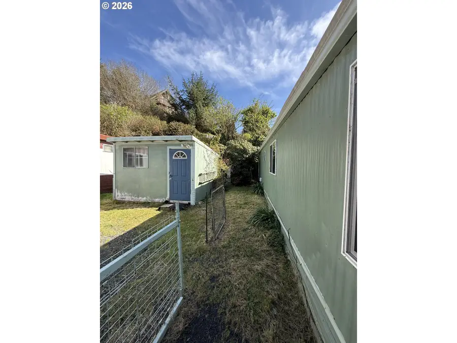 105 Beach Blvd #9 or E, Reedsport, OR 97467 - #3
