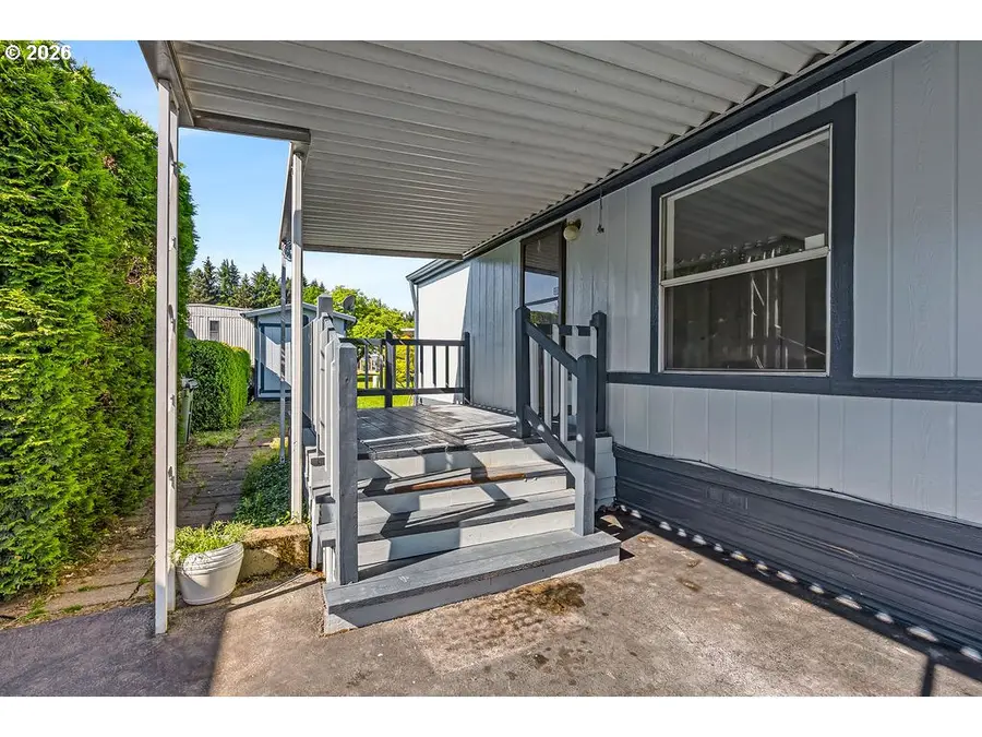 8261 SE Iris St, Milwaukie, OR 97267 - #3