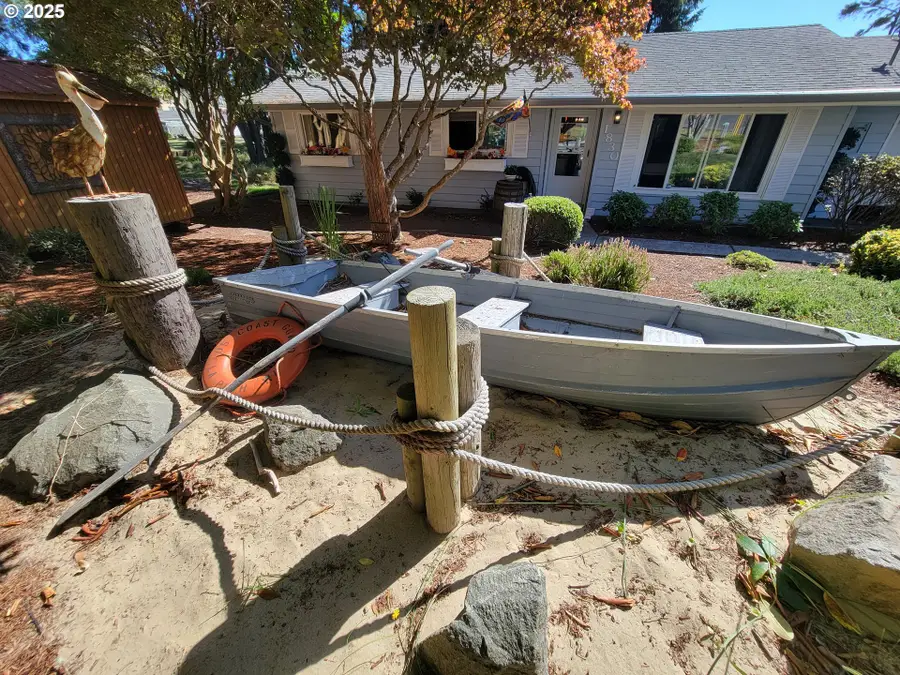 1830 NW 35th Pl, Lincoln City, OR 97367 - Image #2