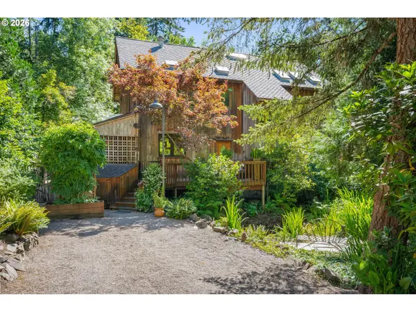 2052 S Shasta Loop, Eugene, OR 97405