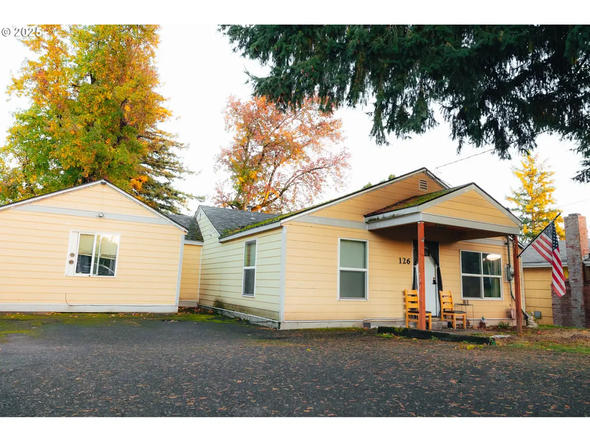 126 SE 106th Ave, Portland, OR 97216 - Image #1