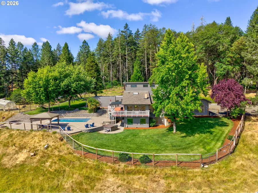 311 Clover Leaf St, Roseburg, OR 97471 - #3