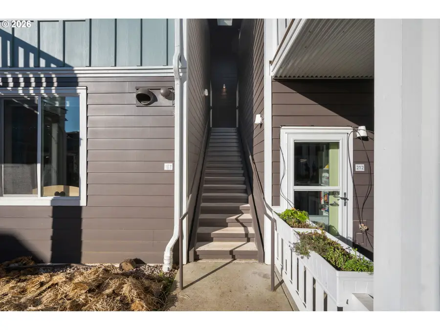 172 Oakleigh Ln #221, Eugene, OR 97404 - #3