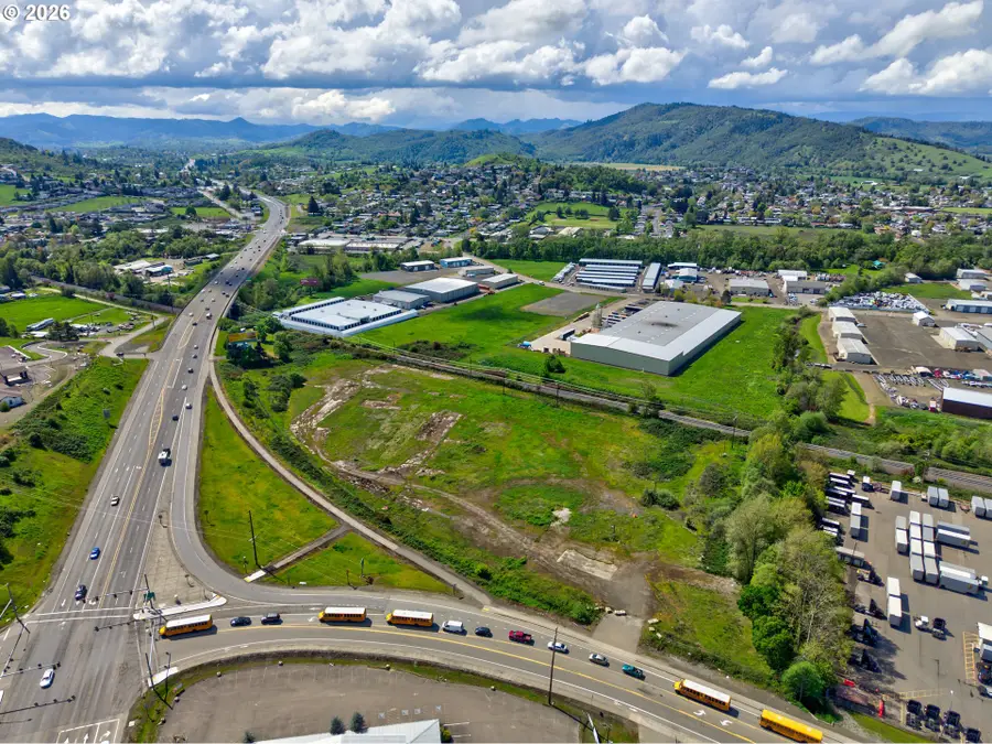 4553 Old Highway 99 S, Roseburg, OR 97471 - #3