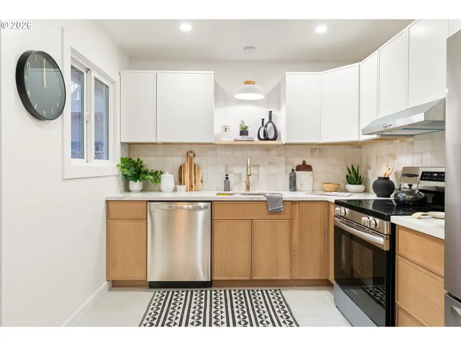 8301 N Hurst Ave, Portland, OR 97203 - Image #3