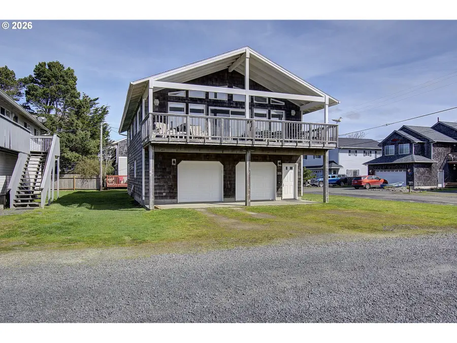 350 17th Ave, Seaside, OR 97138 - #2