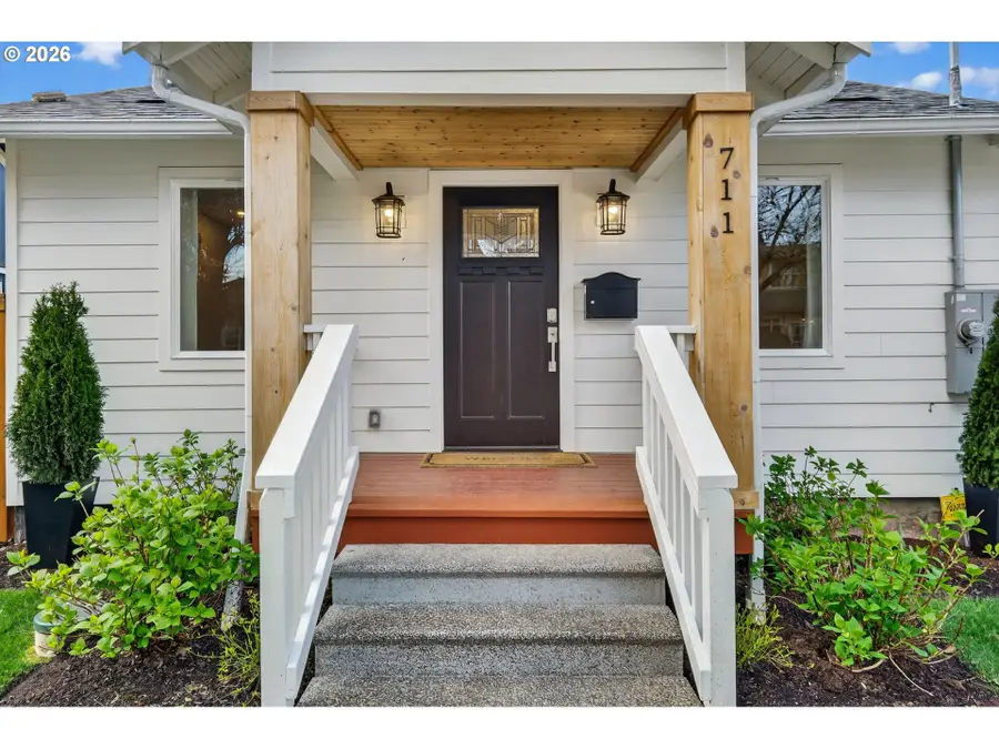 711 W 24th St, Vancouver, WA 98660 - #3