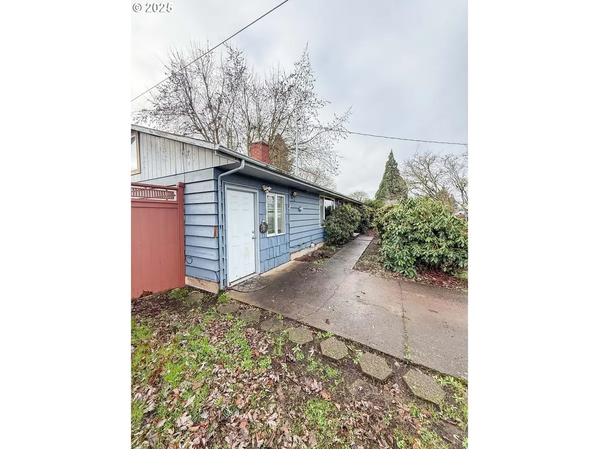 4432 Hawthorne Ave, Eugene, OR 97402 - Image #1