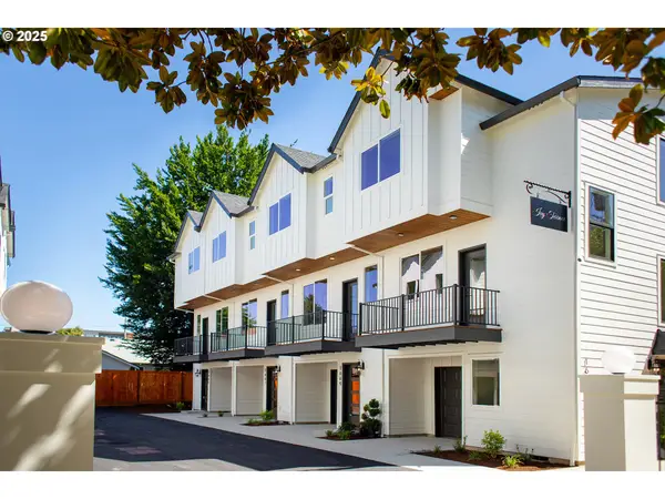 1669 SE Sherrett St, Portland, OR 97202