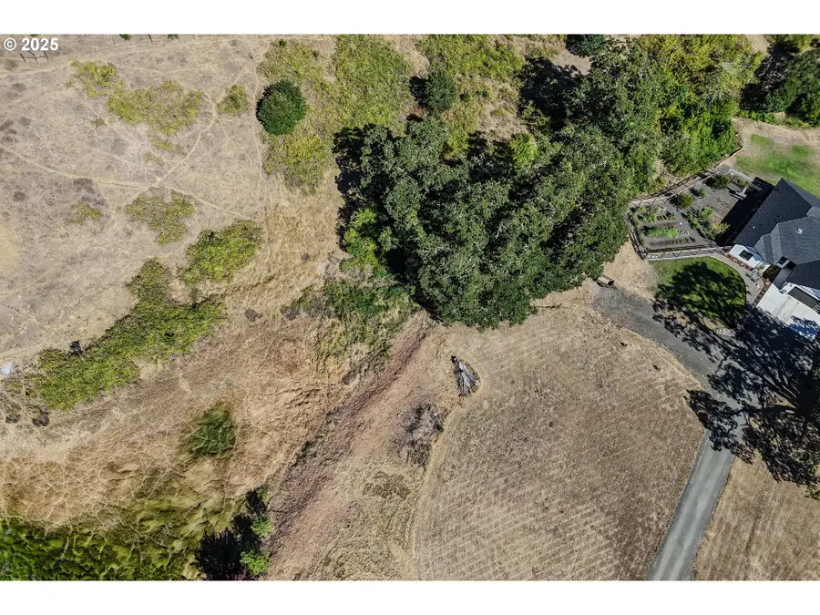 370 Karenza Ln, Roseburg, OR 97471 - Image #2