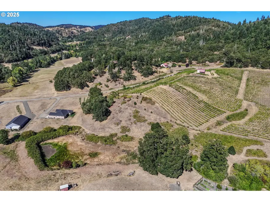 370 Karenza Ln, Roseburg, OR 97471 - Image #3