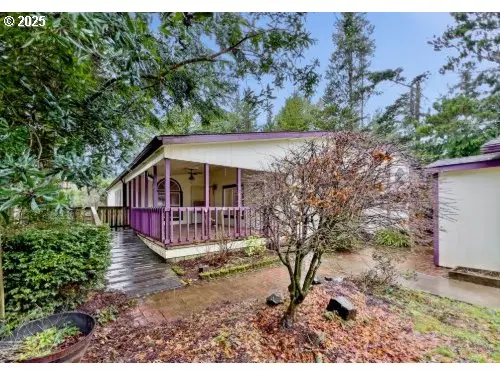 100 Seagrove Loop, LincolnCity, OR 97367