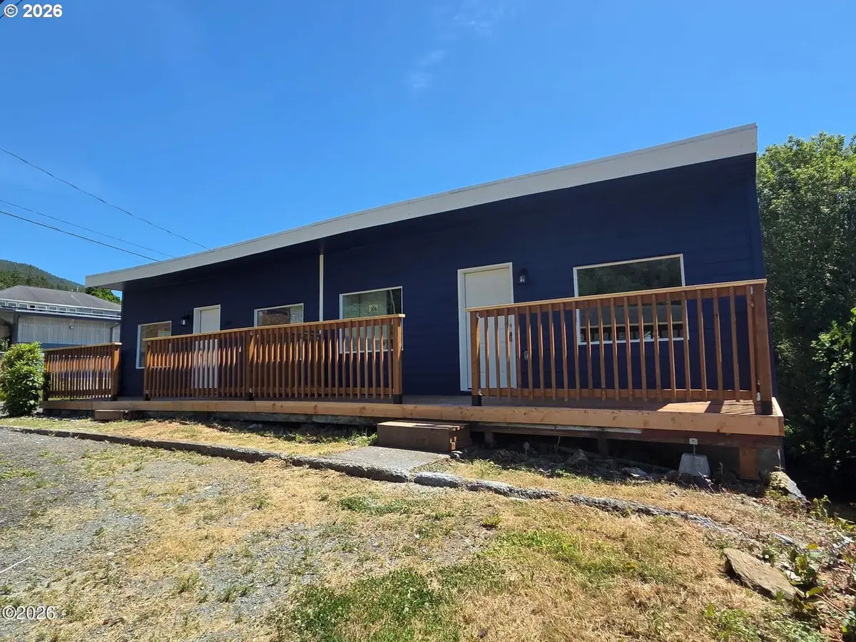 306 8th St, Garibaldi, OR 97118 - #1