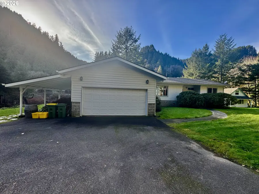 11445 E Mapleton Rd, Mapleton, OR 97453 - #2