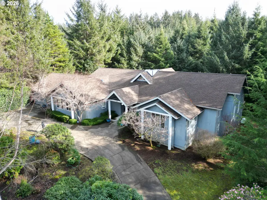 83391 S Cove Dr, Florence, OR 97439 - #2