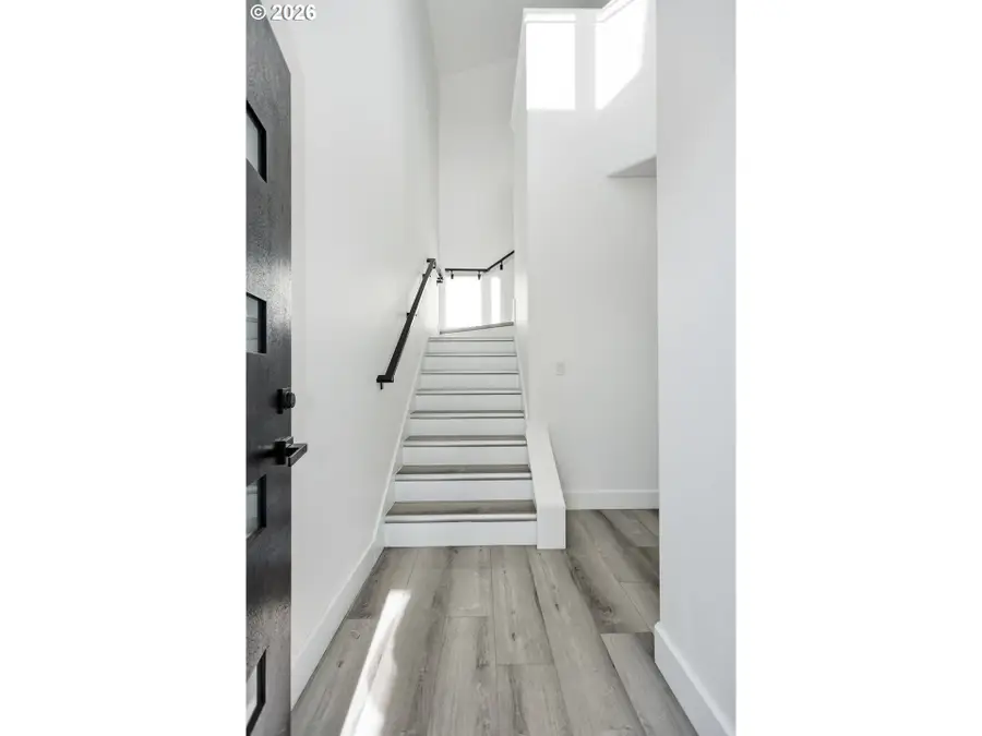 511 E Collins St, Goldendale, WA 98620 - #2