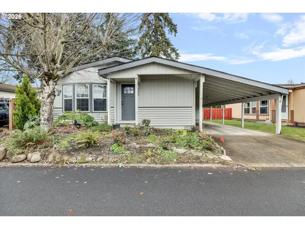 1111 SE 3rd Ave #12, Canby, OR 97013
