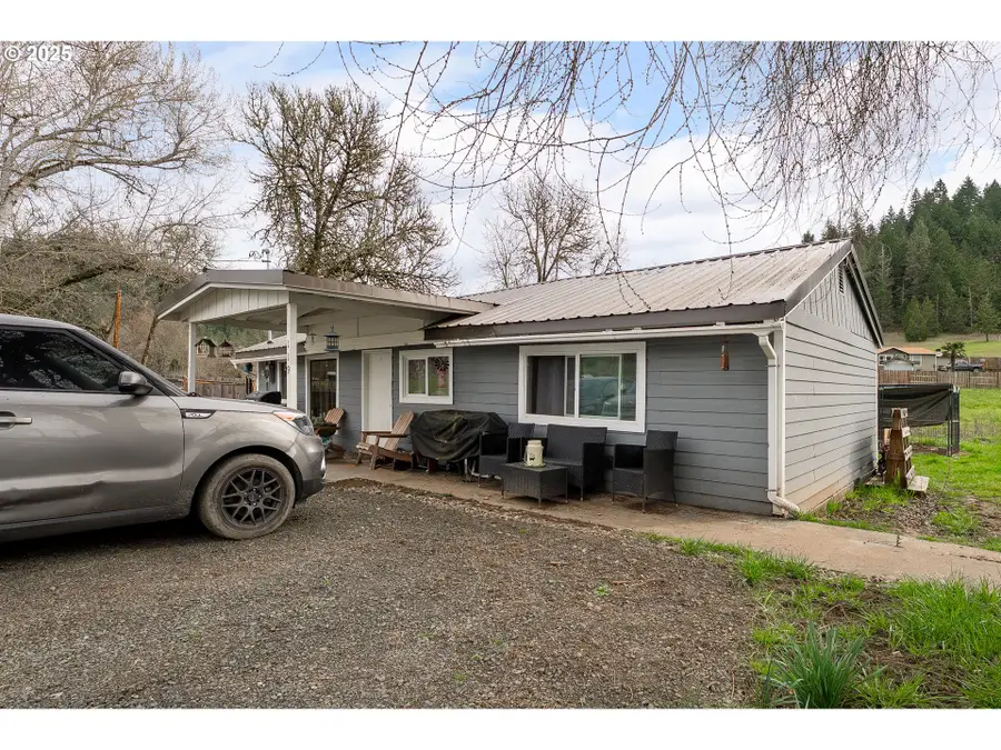 119 Forest Rd, Myrtle Creek Riddle, OR 97457 - Image #2