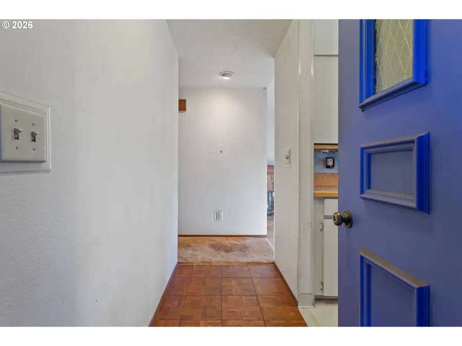 10047 SW 25th Ave, Portland, OR 97219 - Image #3