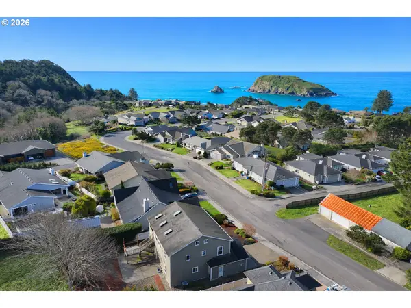 17197 S Passley Rd, Brookings, OR 97415