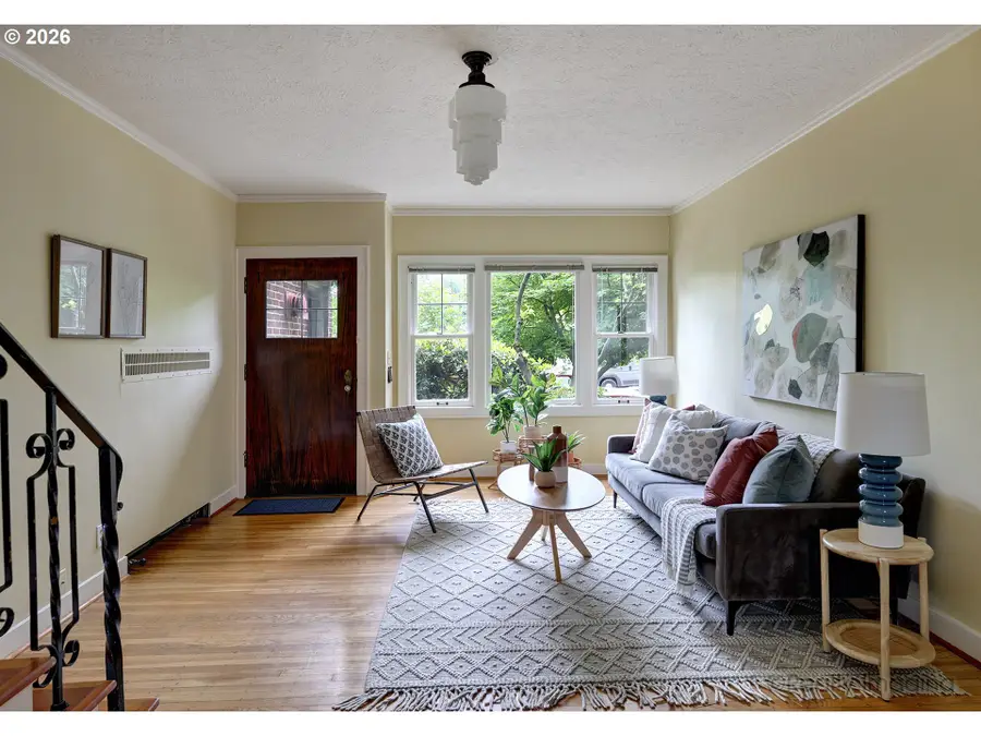 2937 SE Hawthorne Blvd, Portland, OR 97214 - #3