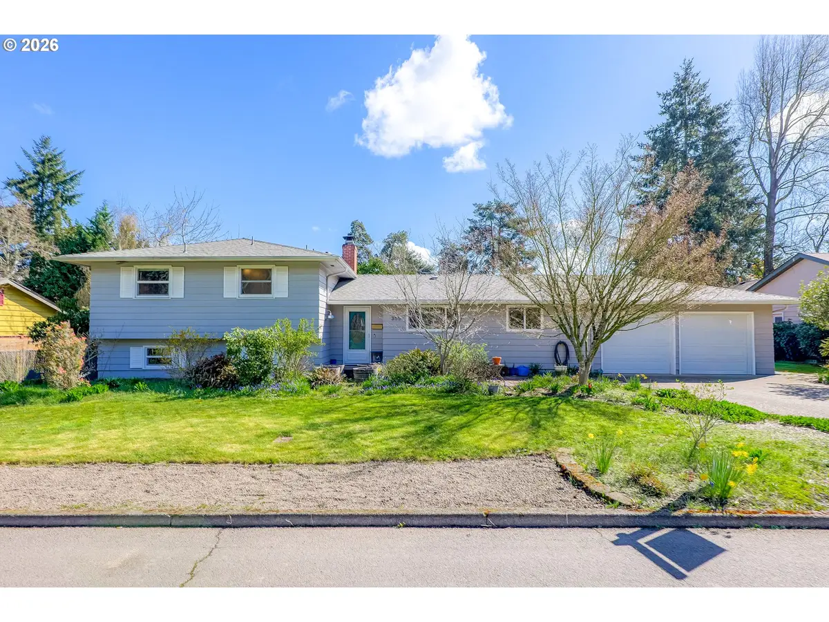 355 S Stadium Dr, Monmouth, OR 97361 - #1