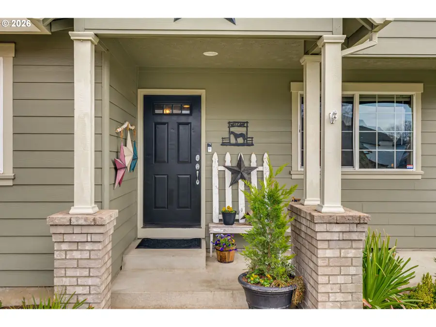 1088 S Sycamore St, Canby, OR 97013 - #2