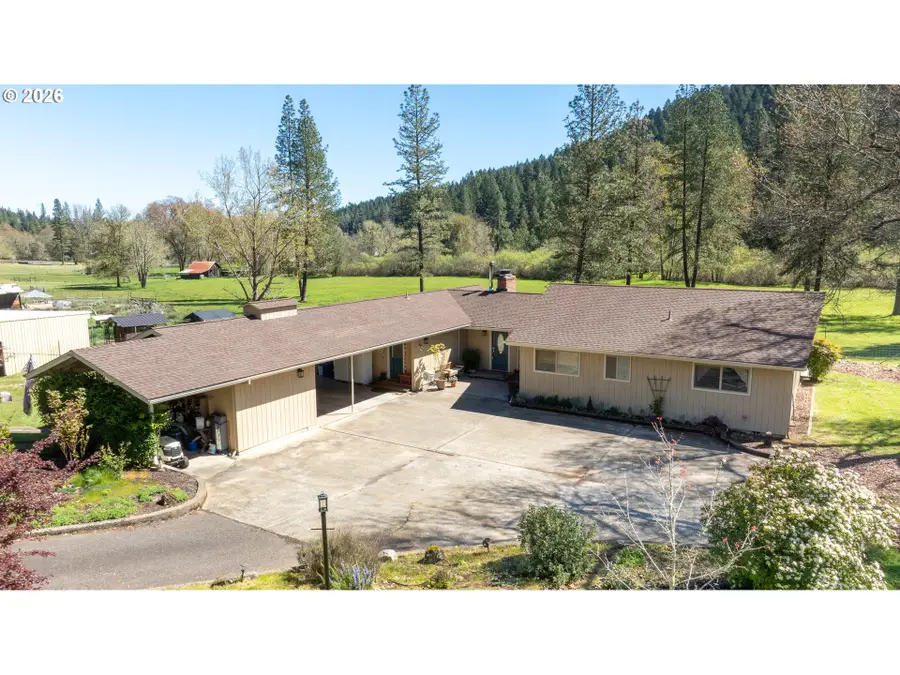 1868 Larson Rd, Roseburg, OR 97471 - #2