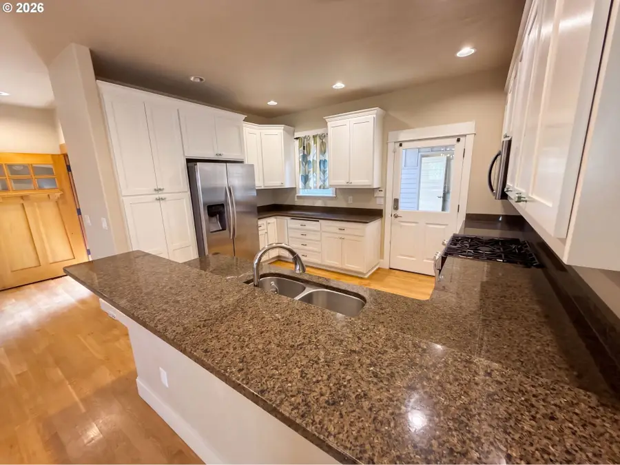 1125 W 28th Ave, Eugene, OR 97405 - #2