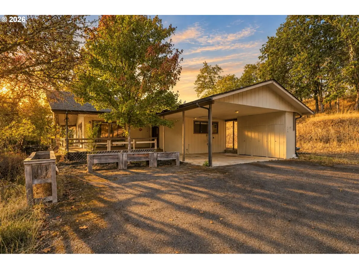 120 Fox Ln, Roseburg, OR 97471 - #1