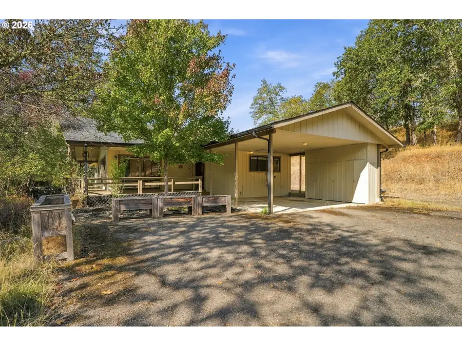 120 Fox Ln, Roseburg, OR 97471 - #2