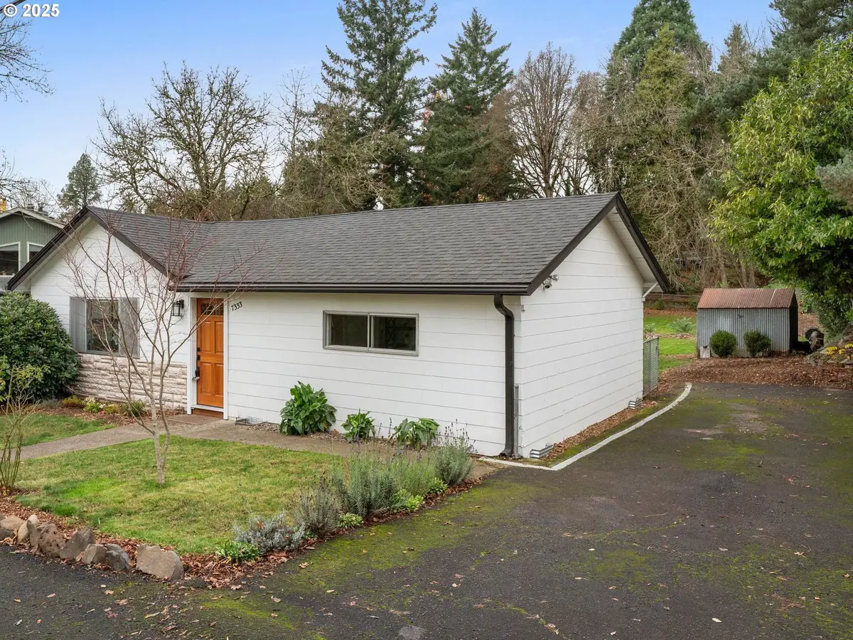 7333 SW Pine St, Portland, OR 97223 - Image #1