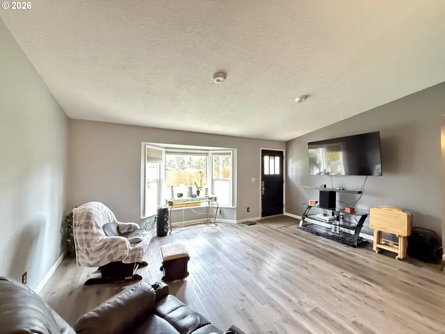 105 Timberline Dr, Castle Rock, WA 98611 - #2