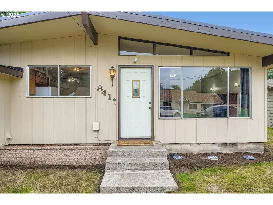 841 Washington St, Woodland, WA 98674 - Image #3