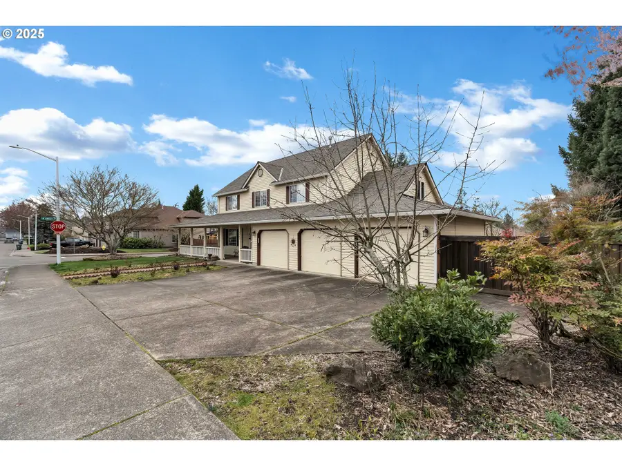 2795 NE Lorie Dr, Hillsboro, OR 97124 - Image #2