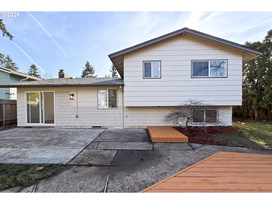 14915 SE Woodward St, Portland, OR 97236 - #2