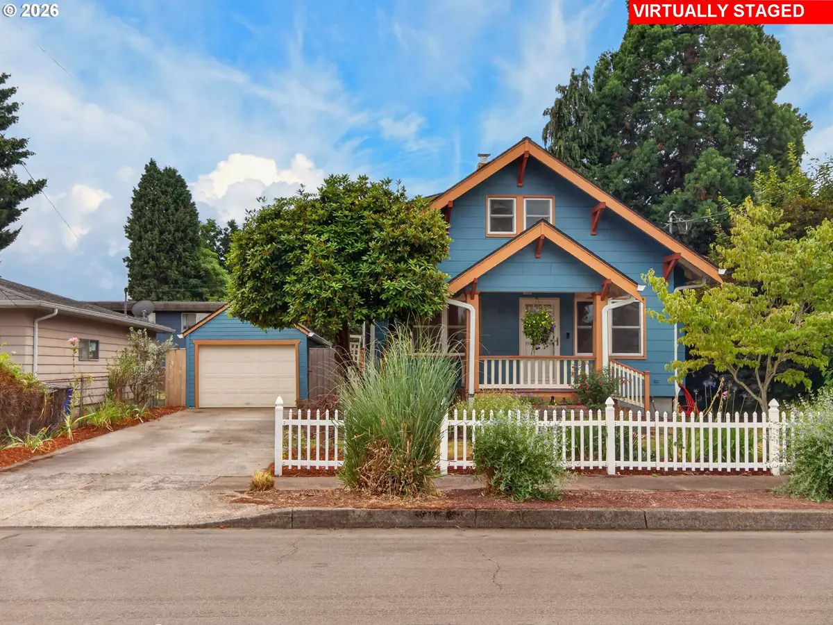 245 W Berkeley St, Gladstone, OR 97027 - #1