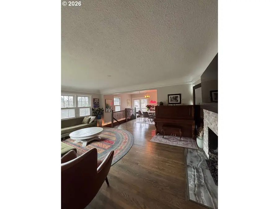 2830 SW Taylors Ferry Rd, Portland, OR 97219 - #3