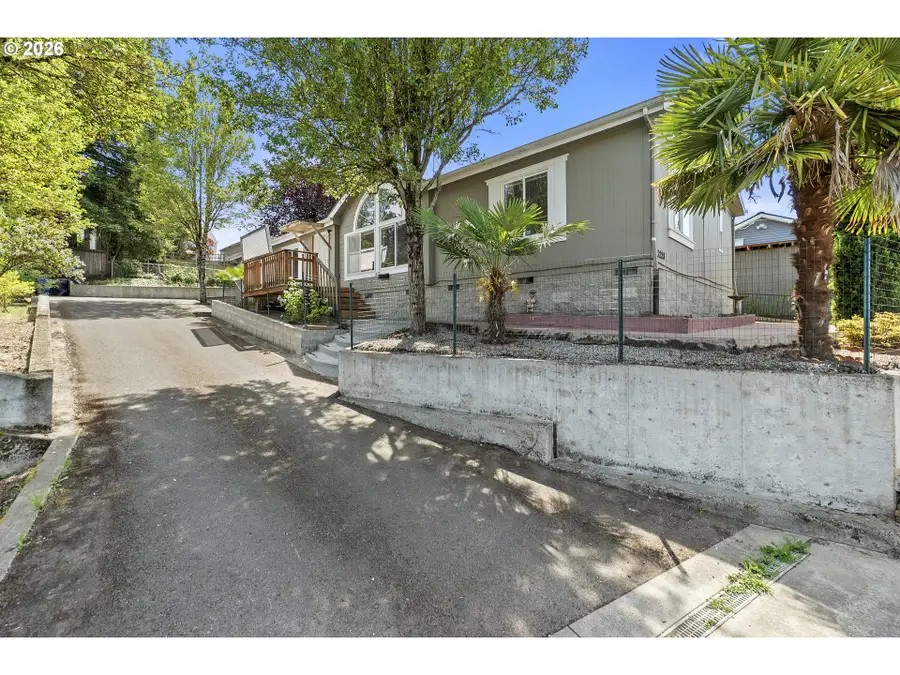 3228 NE Lombard St, Portland, OR 97211 - #2
