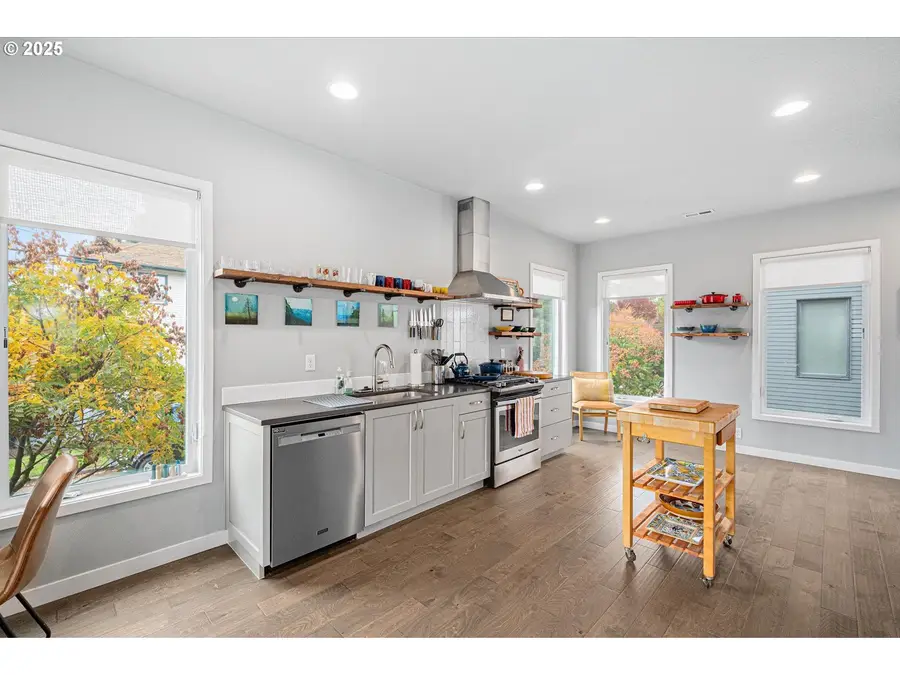 1603 SE Glenwood St, Portland, OR 97202 - Image #3