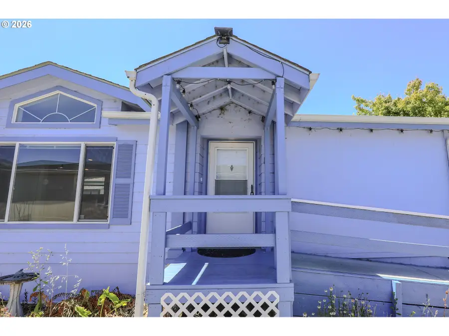 230 Owyhee Ln, Roseburg, OR 97471 - #3
